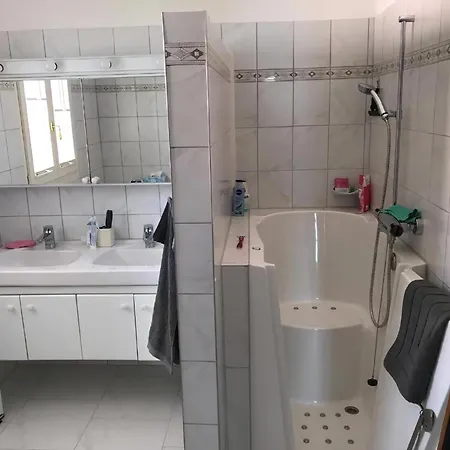 Ferienhaus, Ideal Fuer Zwei Paare Familien Casa vacanze Piazzogna