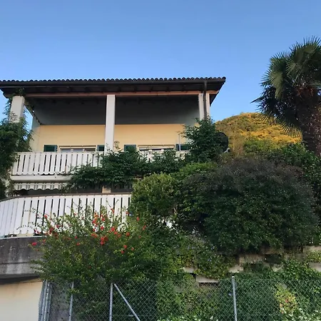 Ferienhaus, Ideal Fuer Zwei Paare Familien Piazzogna